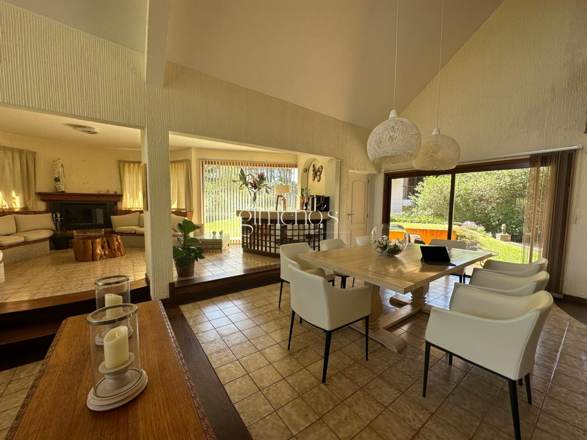Casa ID.1201 - Casa en Venta 5 Dormitorios - San Rafael - Punta del Este