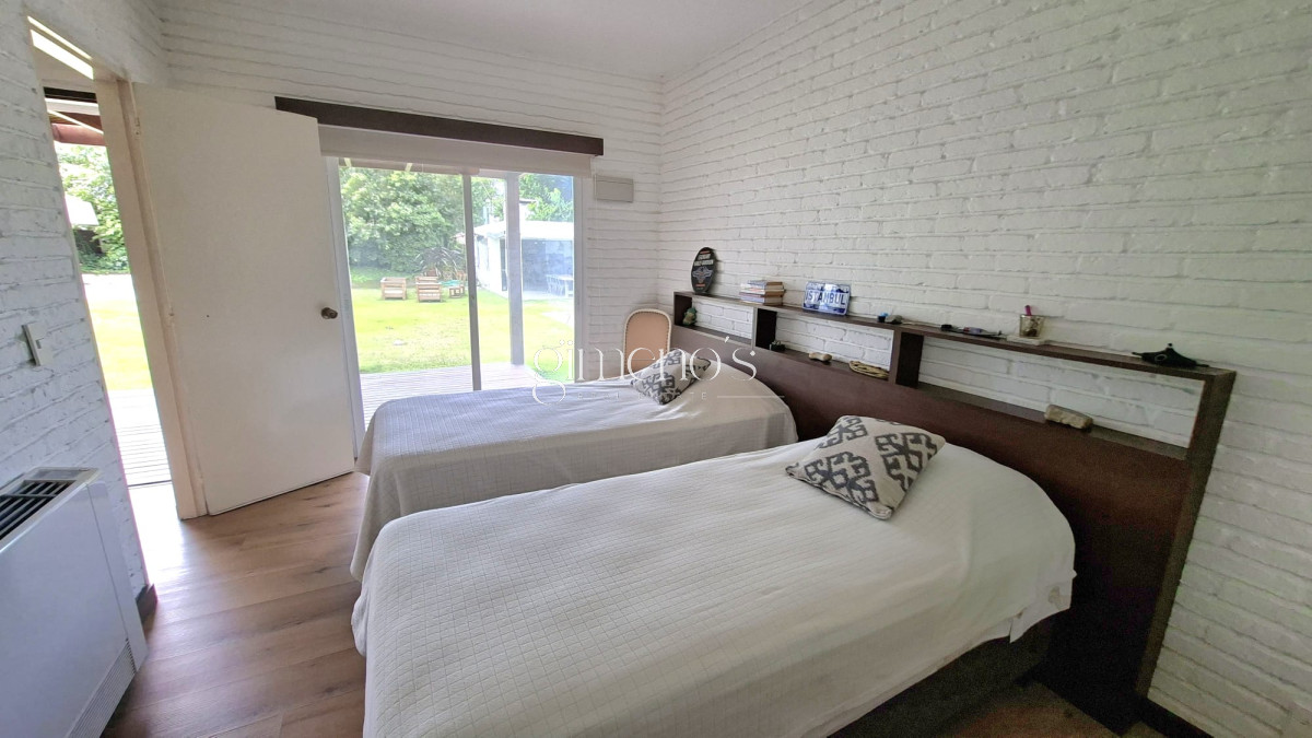Casa ID.1198 - Casa en Venta 8 Dormitorios - Punta del este - Lugano