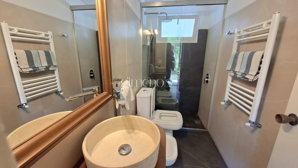 Casa ID.1198 - Casa en Venta 8 Dormitorios - Punta del este - Lugano
