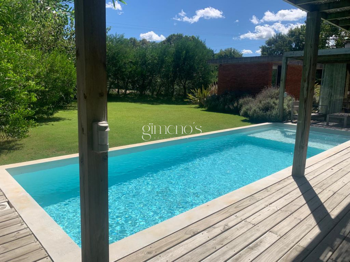Casa ID.1200 - Casa en Venta 3 Dormitorios - Barrio Lugano - Punta del Este 