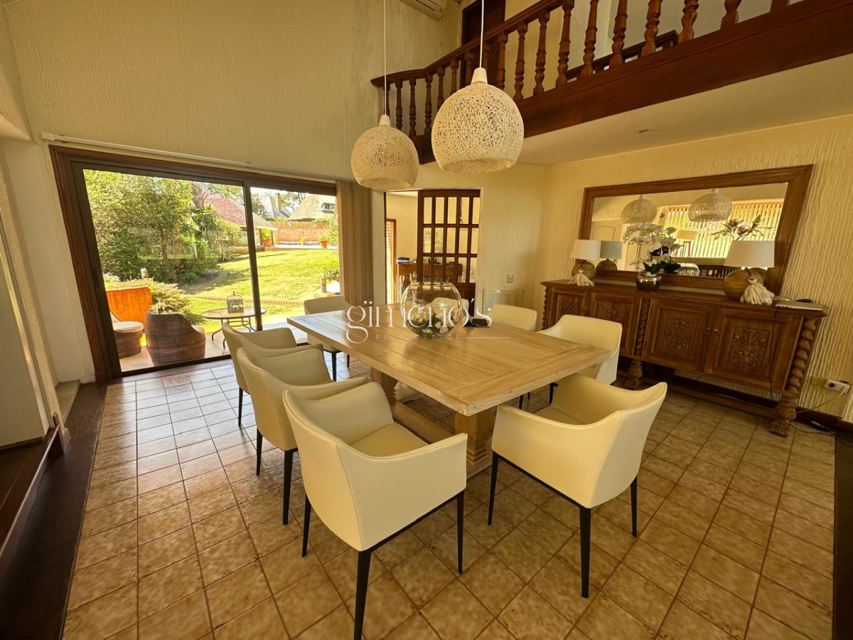 Casa ID.1201 - Casa en Venta 5 Dormitorios - San Rafael - Punta del Este