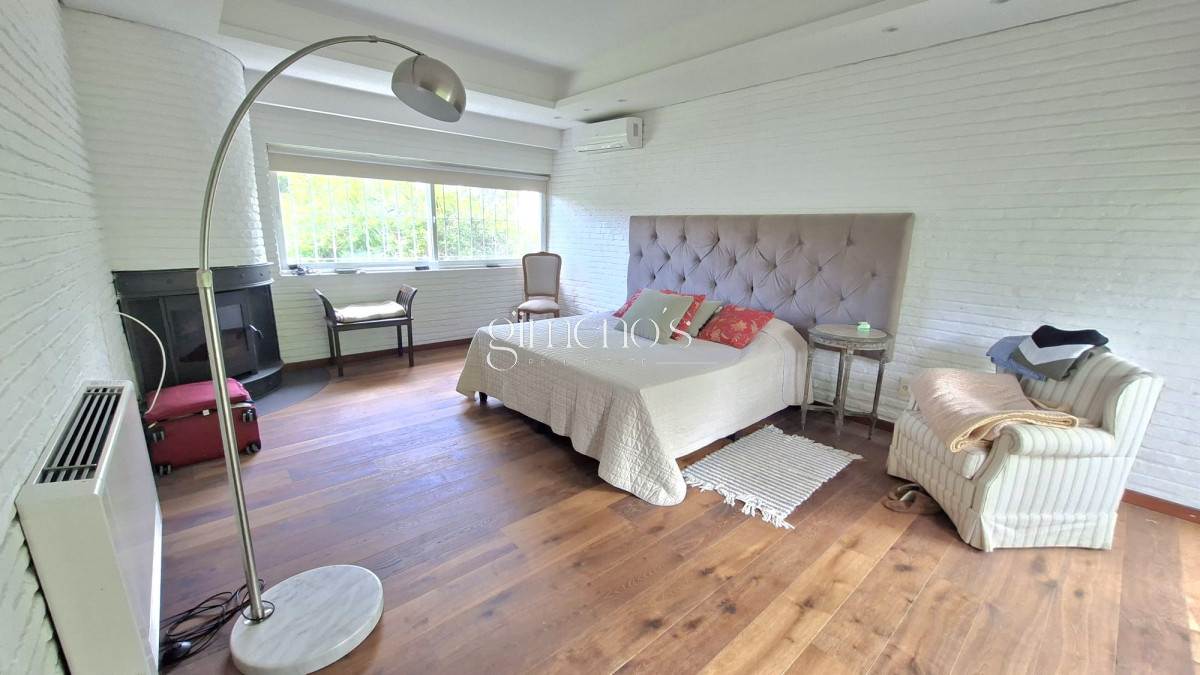Casa ID.1198 - Casa en Venta 8 Dormitorios - Punta del este - Lugano