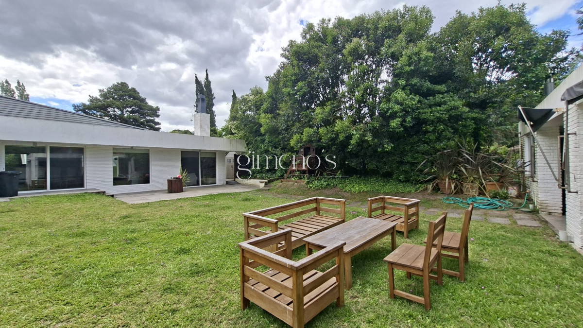 Casa ID.1198 - Casa en Venta 8 Dormitorios - Punta del este - Lugano