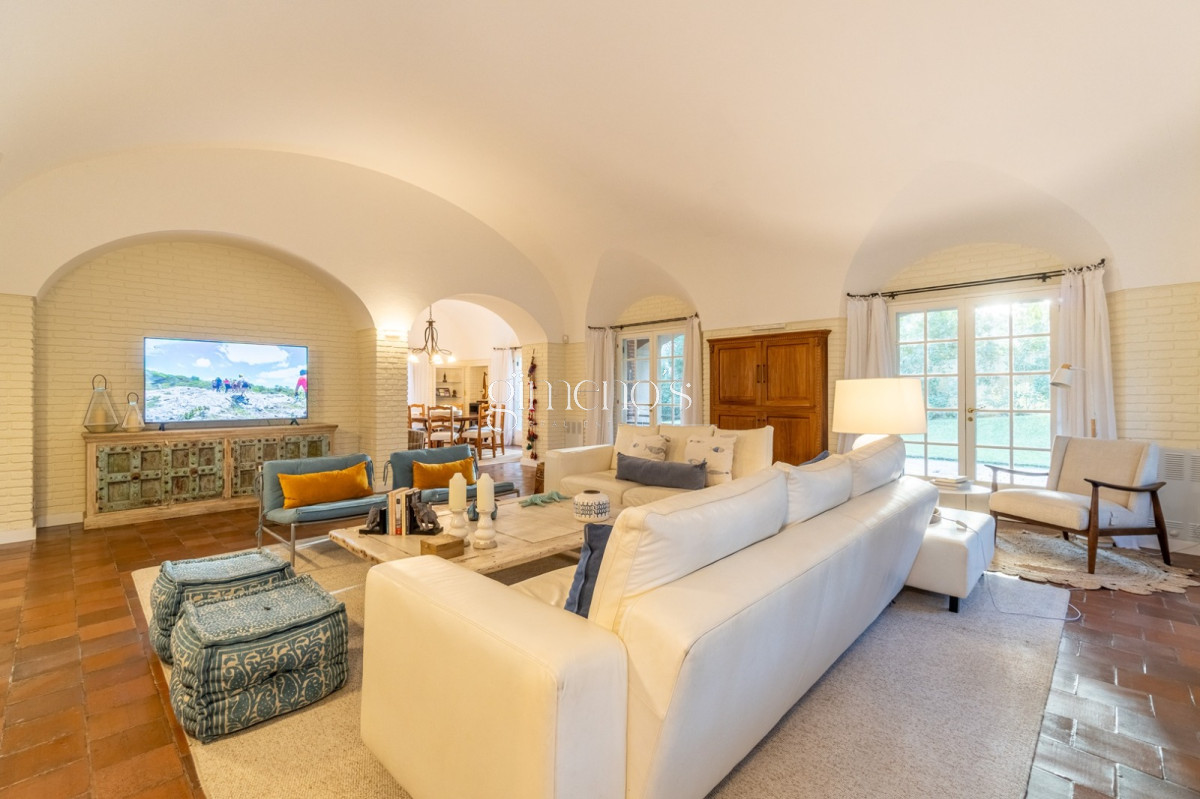 Casa ID.1199 - Casa en Venta 5 Dormitorios - Lugano - Punta del Este - Zona Shopping