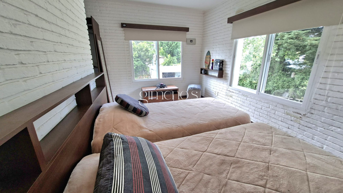 Casa ID.1198 - Casa en Venta 8 Dormitorios - Punta del este - Lugano