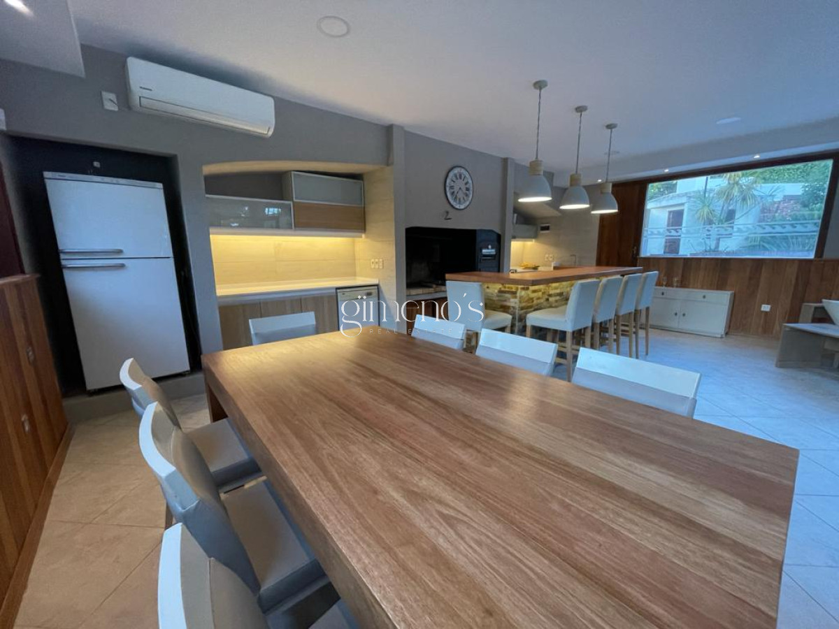 Casa ID.1201 - Casa en Venta 5 Dormitorios - San Rafael - Punta del Este