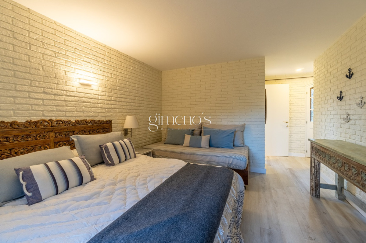 Casa ID.1199 - Casa en Venta 5 Dormitorios - Lugano - Punta del Este - Zona Shopping