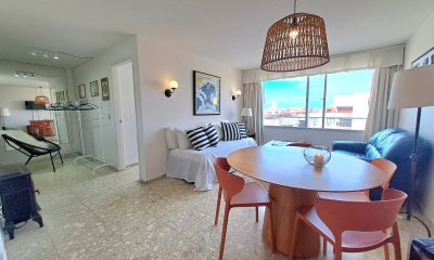 Venta. Península, 1 dormitorio y medio garaje.