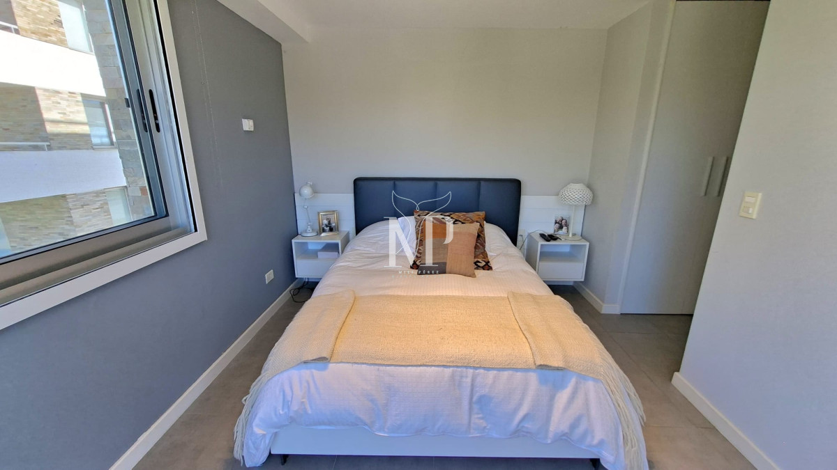 Apartamento ID.93 - Excepcional plata en primera linea mansa 