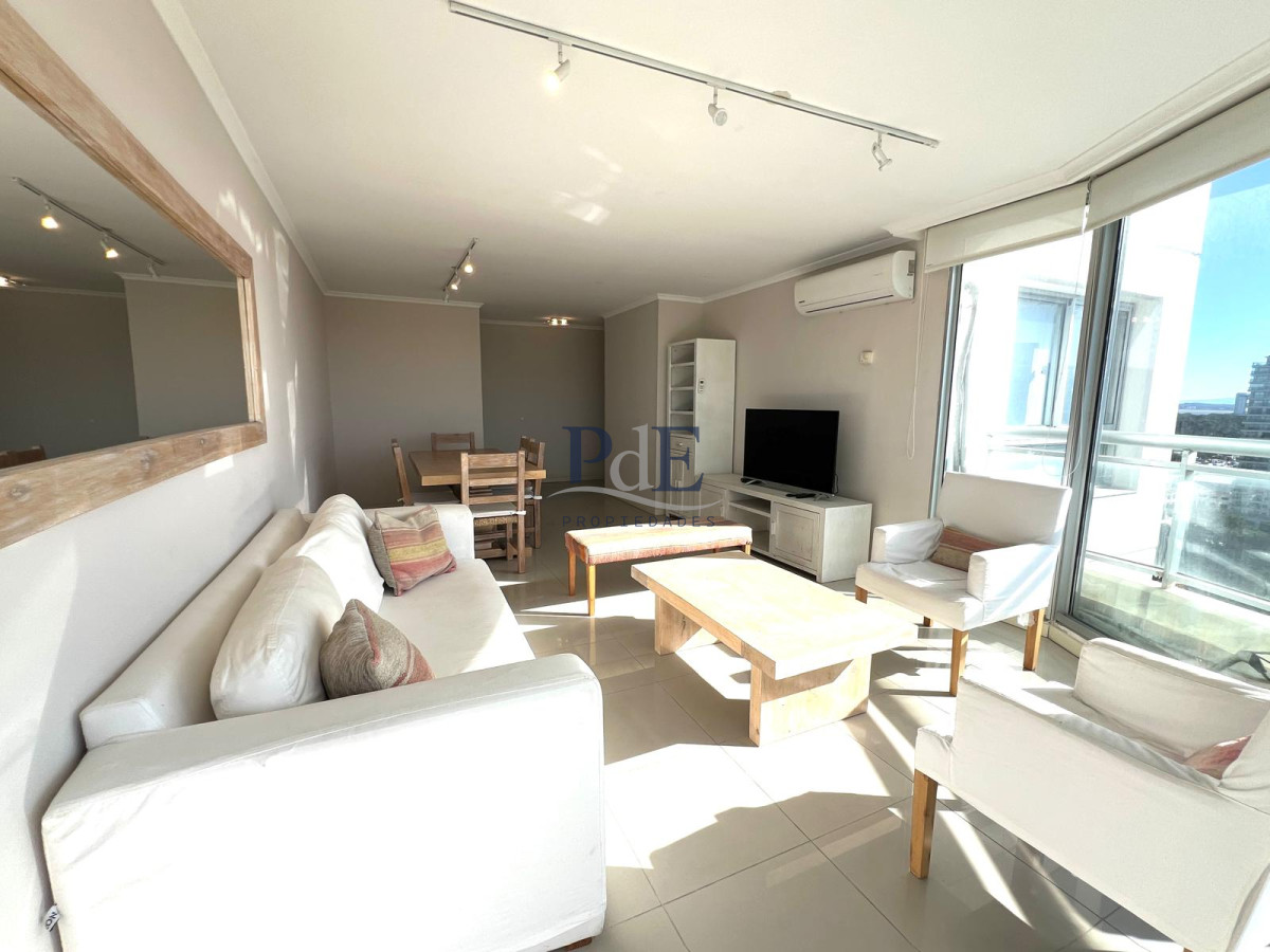 Apartamento en venta de 3 dormitorios 3 baños en Punta del Este - Imagen 3