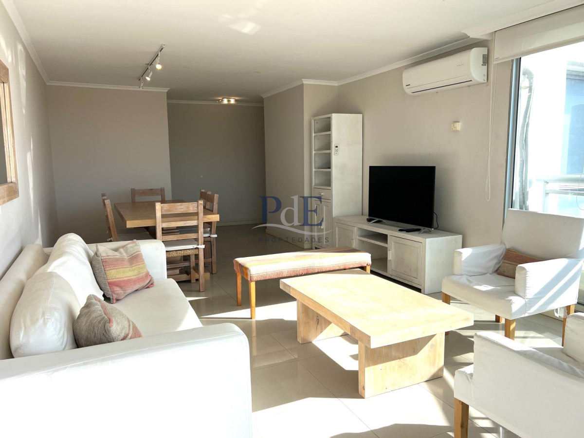 Apartamento en venta de 3 dormitorios 3 baños en Punta del Este - Imagen 4