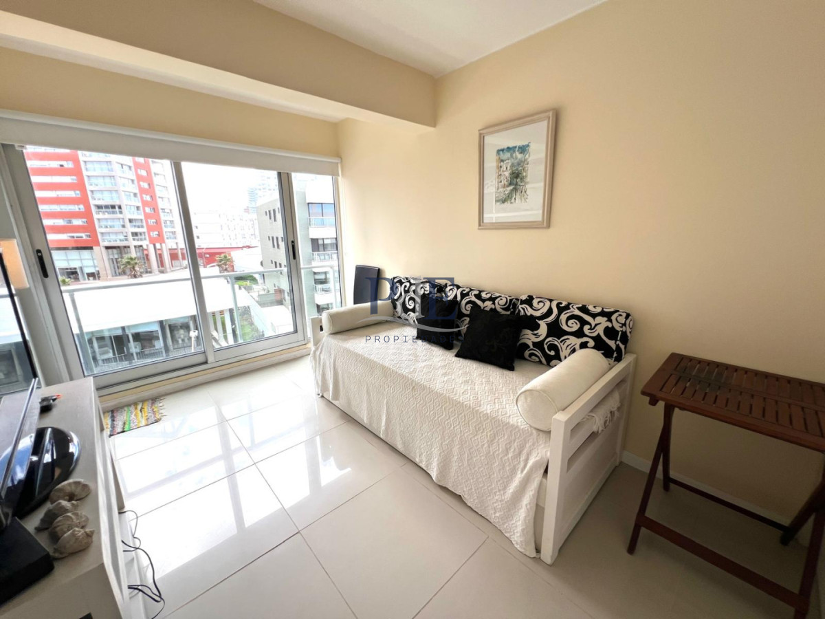 Apartamento en venta frente al mar. En península.  - Imagen 1