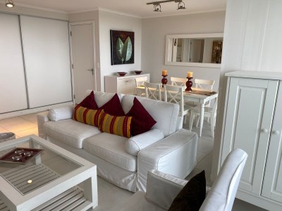  Venta de apartamento 2 dormitorios, playa Brava, Punta del Este