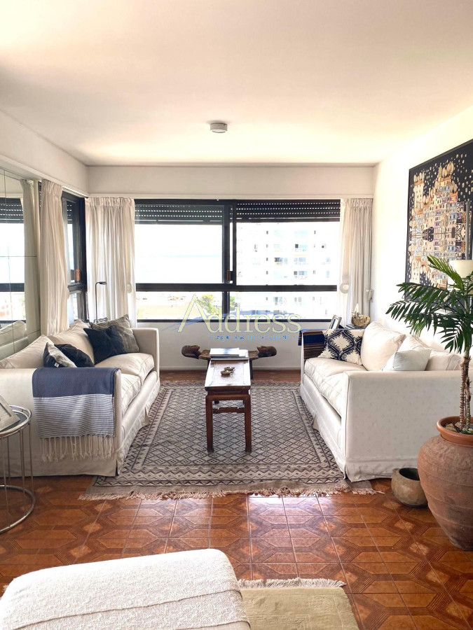 Excepcional planta en peninsula finamente decorado- - ADD6410A