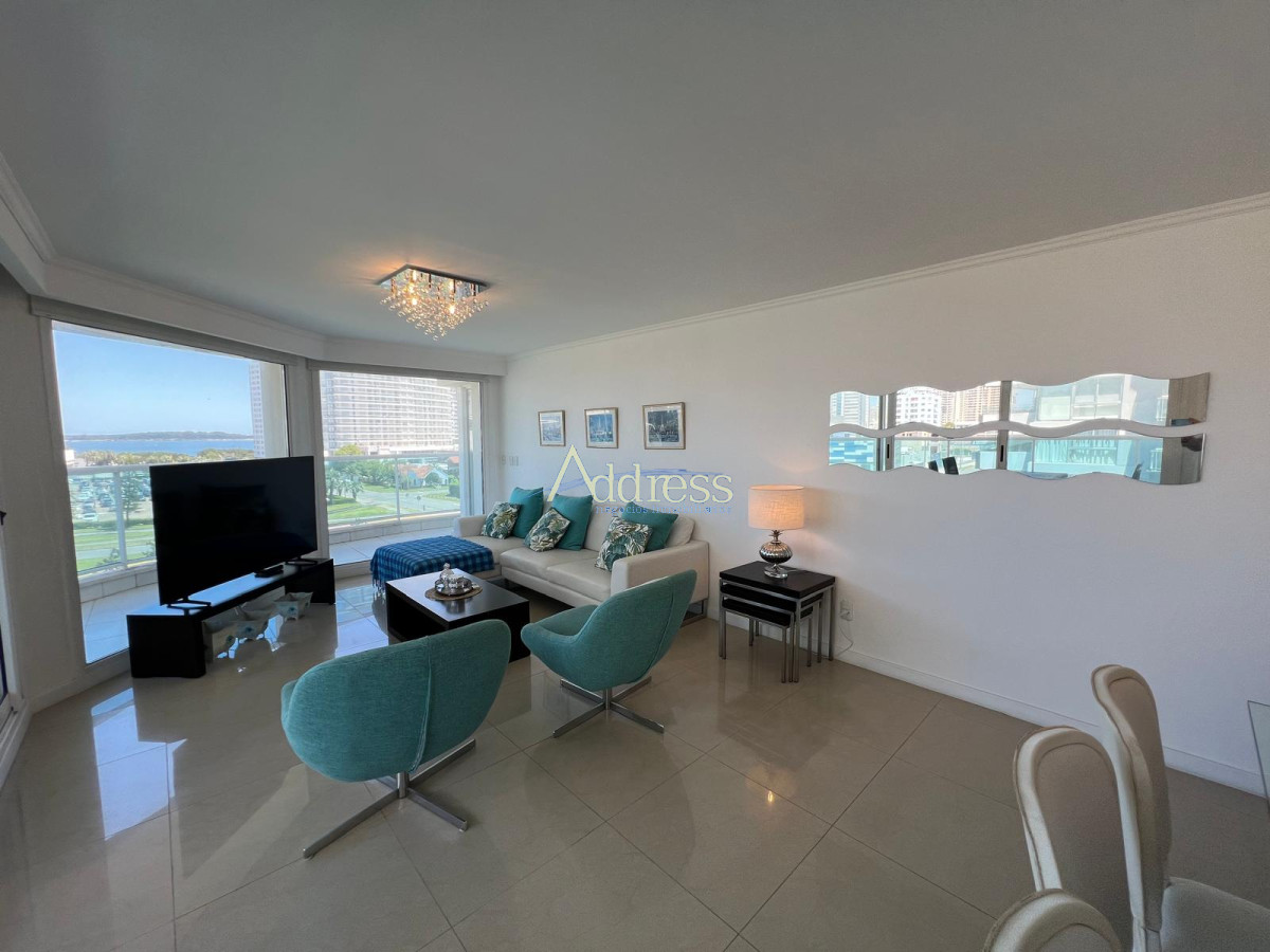 Apartamento en Mansa, 3 dormitorios y dependencia