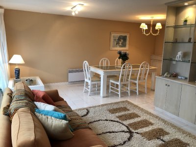Playa mansa, impecable apartamento a metros del mar