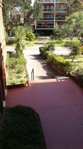 Aidy Grill un dorm con terraza