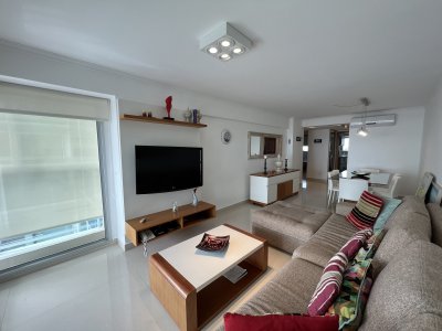 Apartamento de 2 dormitorios en Playa Mansa - Torre Miami Boulevard