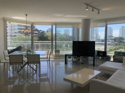 APARTAMENTO EN VENTA 3 DORMITORIOS + DEPENDENCIA BRAVA