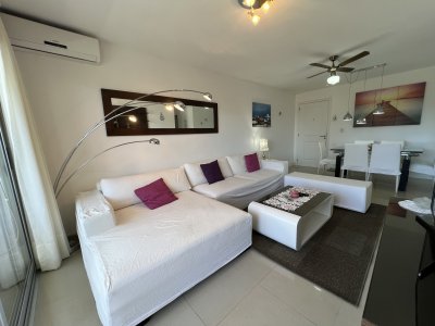 Apartamento de dos dormitorios en venta en Mansa - Punta del Este