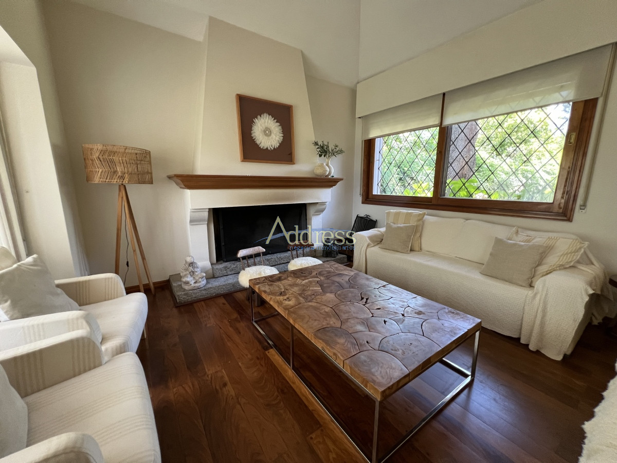 Casa en lugano, 5 dormitorios 4 baños y dependencias de servicios