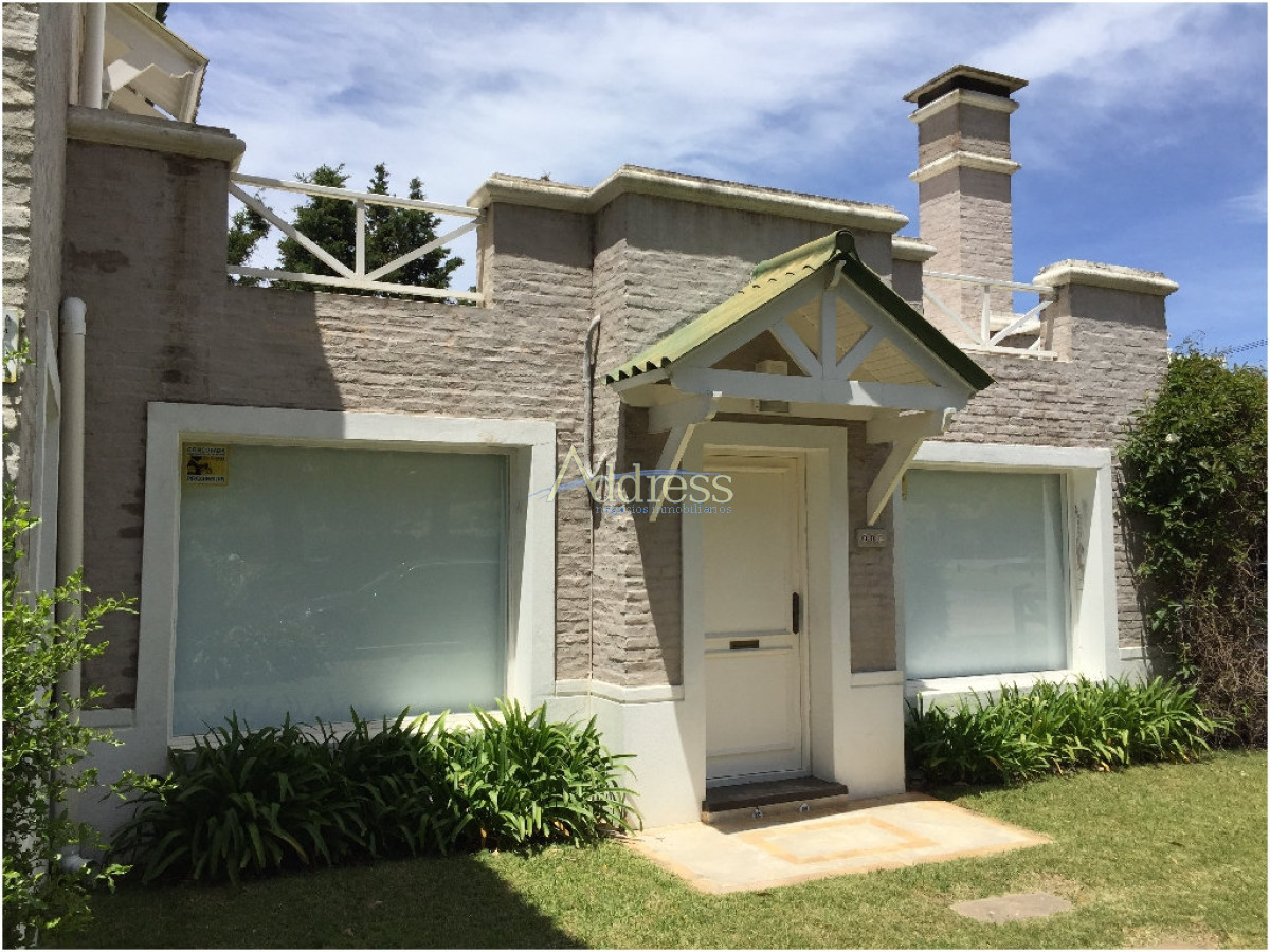 Casa en Rincón del Indio, 3 dormitorios *