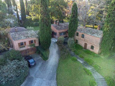 ESPECTACULAR CASA EN ZONA SHOPPING 