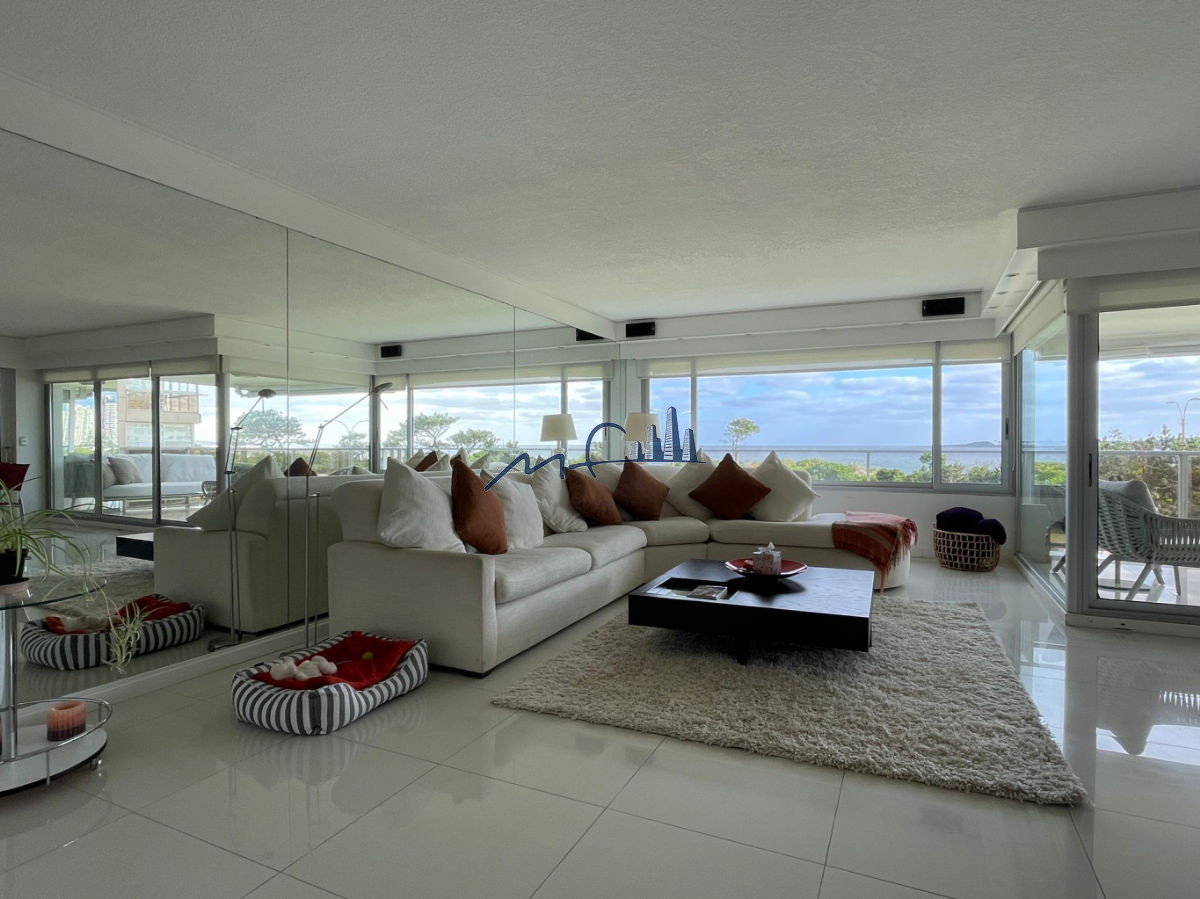Apartamento ID.345 - Playa Mansa - Parada 6