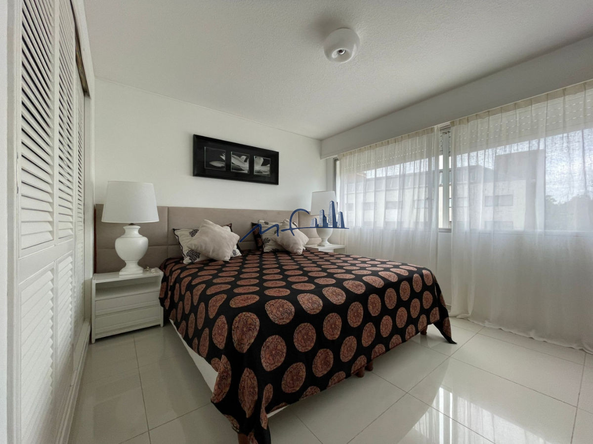 Apartamento ID.345 - Playa Mansa - Parada 6