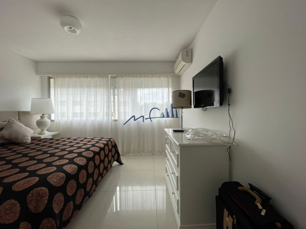 Apartamento ID.345 - Playa Mansa - Parada 6