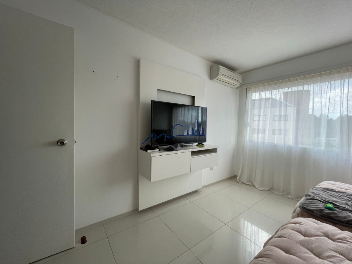 Apartamento ID.345 - Playa Mansa - Parada 6