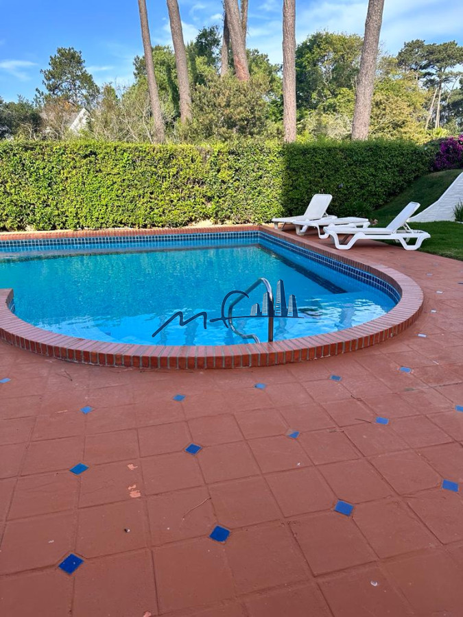 Apartamento ID.615 - ALQUILER TEMPORAL VILLA GIARDINO RINCON DEL INDIO PARADA 22 PLAYA BRAVA 3 DORMITORIOS 2 BAÑOS