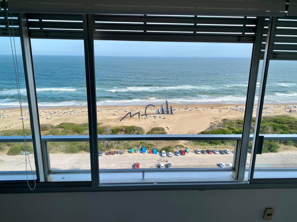Apartamento ID.500 - TORRE TIBURON PARADA 8 PLAYA BRAVA PUNTA DEL ESTE VENTA U$S 700.000