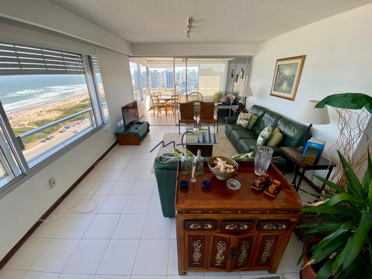 Apartamento ID.500 - TORRE TIBURON PARADA 8 PLAYA BRAVA PUNTA DEL ESTE VENTA U$S 700.000