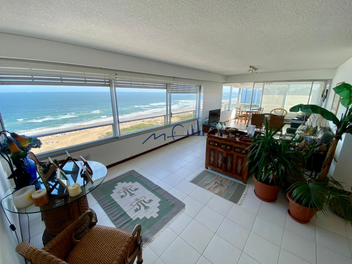 Apartamento ID.500 - TORRE TIBURON PARADA 8 PLAYA BRAVA PUNTA DEL ESTE VENTA U$S 700.000