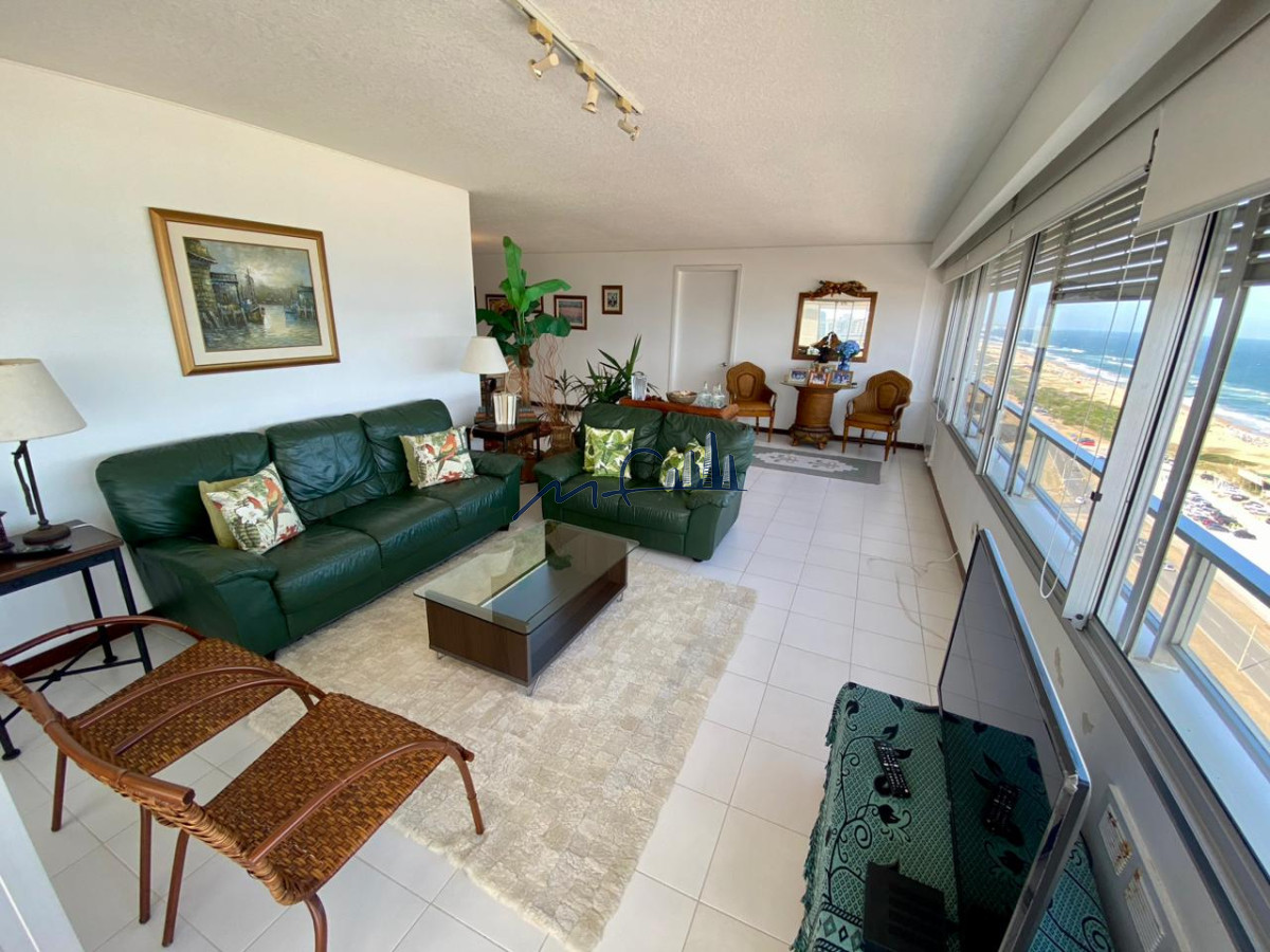 Apartamento ID.500 - TORRE TIBURON PARADA 8 PLAYA BRAVA PUNTA DEL ESTE VENTA U$S 700.000
