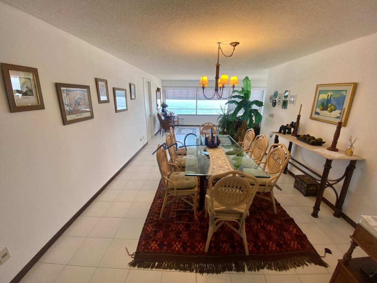 Apartamento ID.500 - TORRE TIBURON PARADA 8 PLAYA BRAVA PUNTA DEL ESTE VENTA U$S 700.000