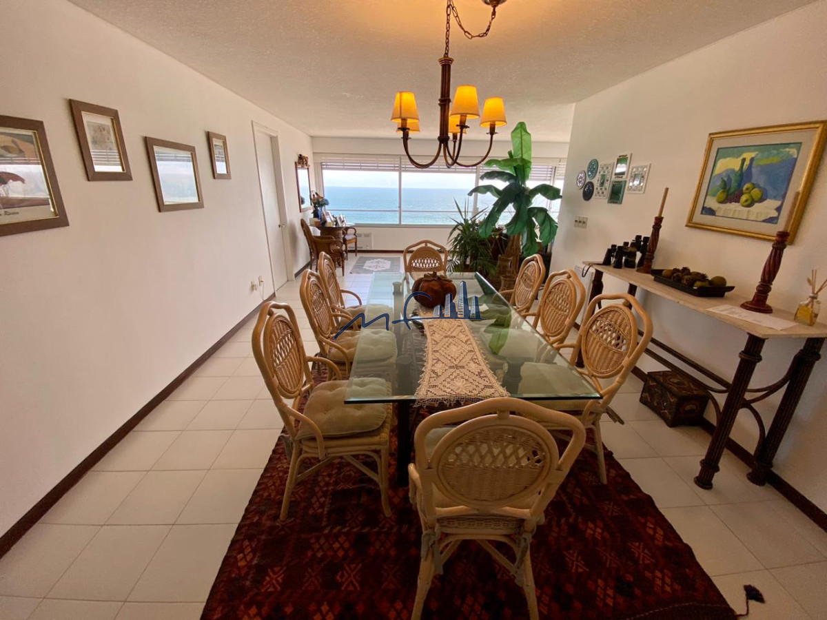 Apartamento ID.500 - TORRE TIBURON PARADA 8 PLAYA BRAVA PUNTA DEL ESTE VENTA U$S 700.000