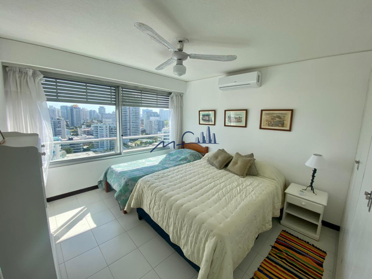 Apartamento ID.500 - TORRE TIBURON PARADA 8 PLAYA BRAVA PUNTA DEL ESTE VENTA U$S 700.000