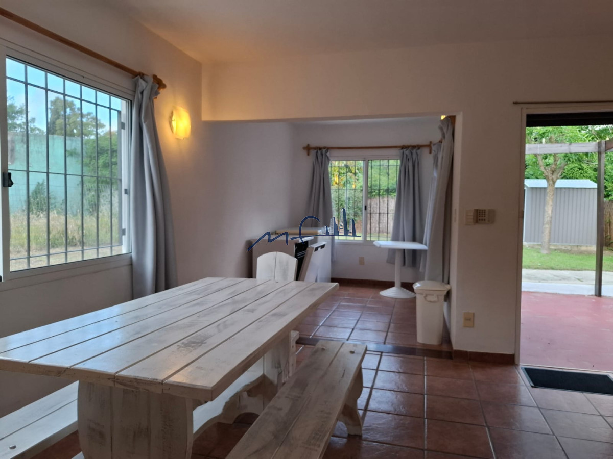 Casa ID.770 - VENTA y ALQUILER CASA 3 DORMITORIOS y 2 BAÑOS EN LA BARRA