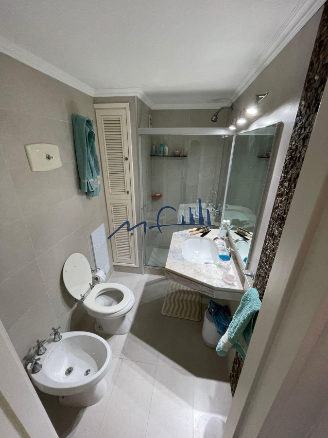 Apartamento ID.617 - VENTA DE APARTAMENTO TORRE DE CATEGORIA RECICLADO EN EL CORAZON DE LA PENINSULA