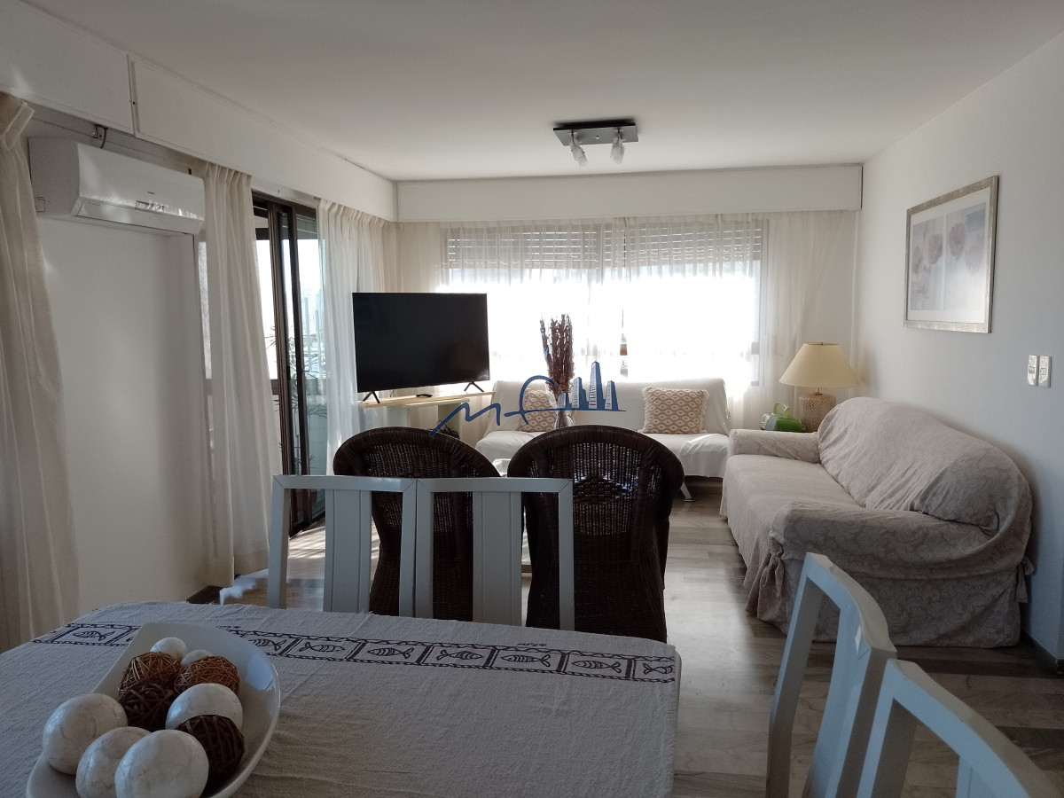 Apartamento ID.535 - ALQUILER PLAYA BRAVA PARADA 2. 3 DORM y 2 BAÑOS. SERV. PLAYA y MUCAMA