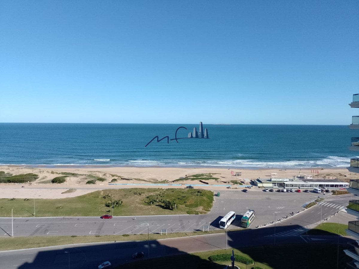 Apartamento ID.535 - ALQUILER PLAYA BRAVA PARADA 2. 3 DORM y 2 BAÑOS. SERV. PLAYA y MUCAMA