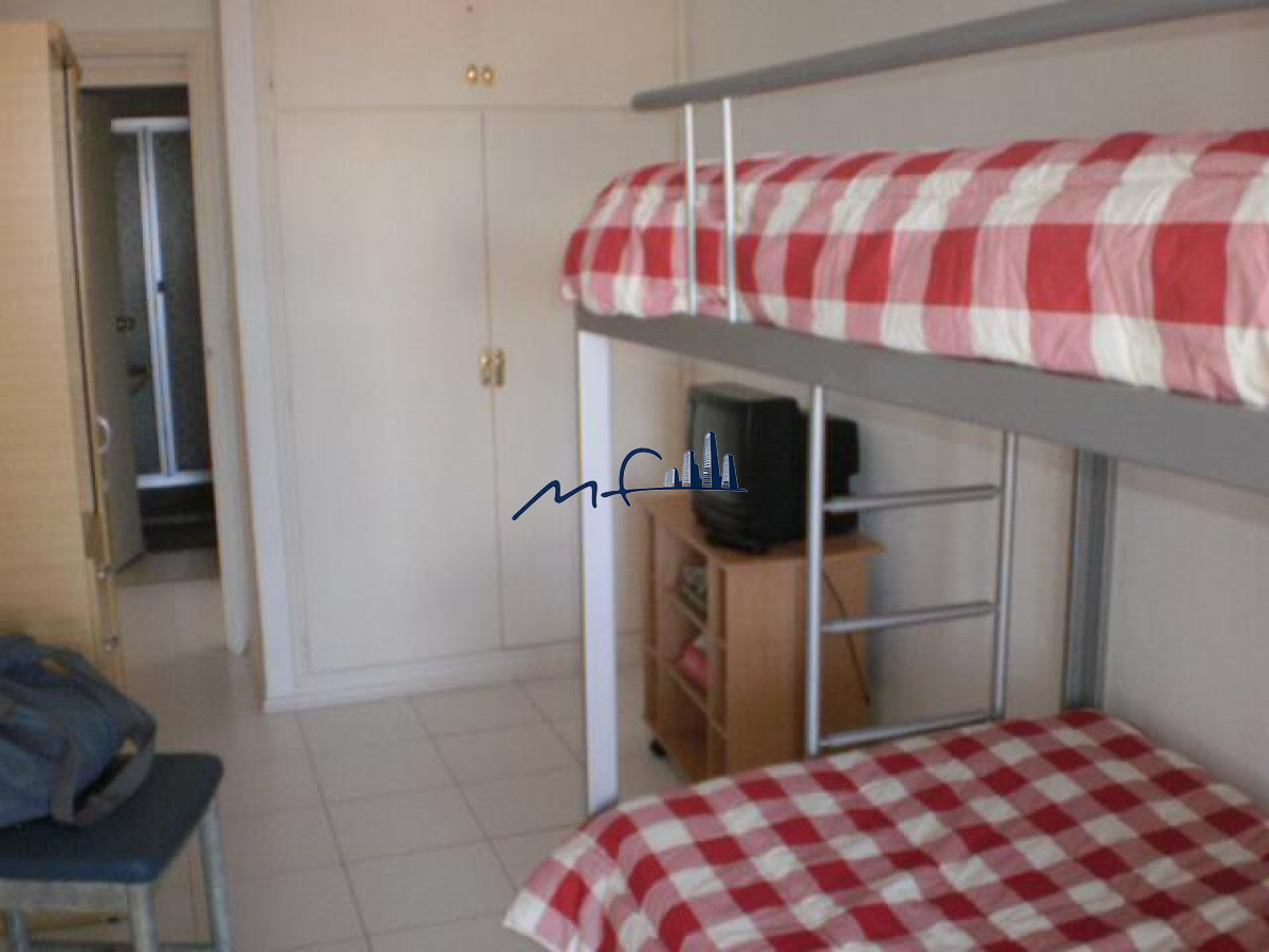 Apartamento ID.606 - VENTA TORRE TRIANGULO MANSA 2 dormitorios y 2 baños, garaje. Servicio de mucama
