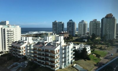 VENTA APARTAMENTO  2 dormitorios y 2 baños Piso Alto.