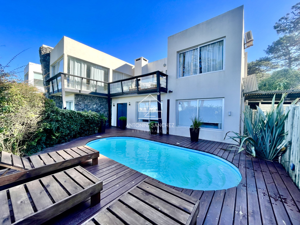 Casa ID.2478 - Montoya | 5 dormitorios + servicio con vistas al mar