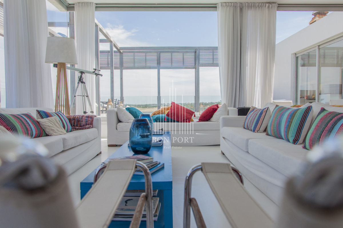 Casa ID.78 - Una joya arquitectónica sobre el mar.