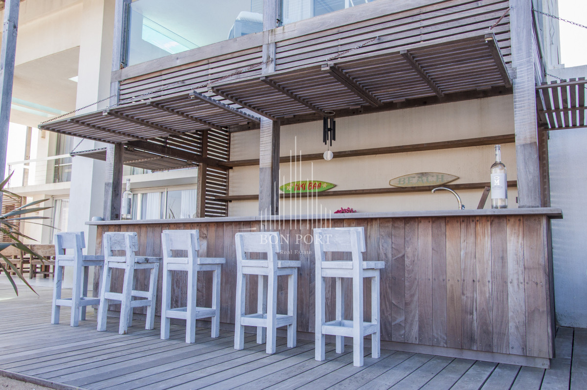 Casa ID.78 - Una joya arquitectónica sobre el mar.
