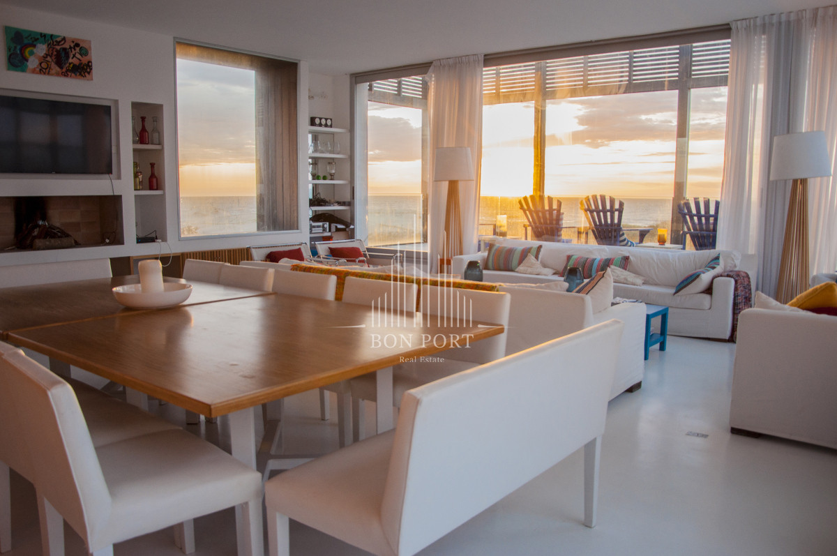 Casa ID.78 - Una joya arquitectónica sobre el mar.