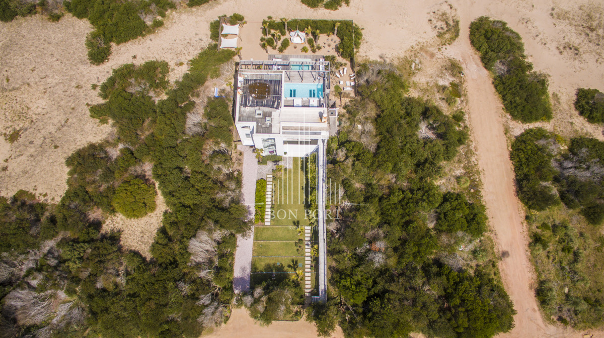 Casa ID.78 - Una joya arquitectónica sobre el mar.